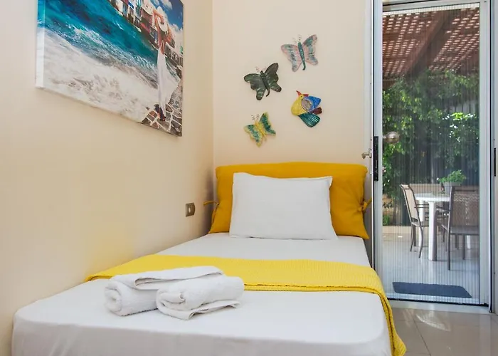 Sofia's Delightful Nyaraló *